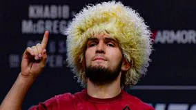 کشتی گرفتن حبیب نورماگومدوف، قهرمان مسابقات UFC با خرس