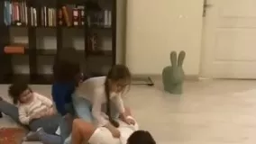 بازی شاهرخ استخری با دختراش و بچه های دوستش