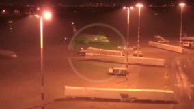 لحظه فرود هواپیمای شهید سلیمانی در فرودگاه بغداد