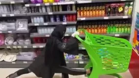جنجال اجرای چالش پاباز در فروشگاهی در بندرعباس