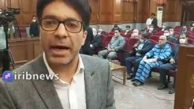 اکبر طبری با لباس زندان در دادگاه