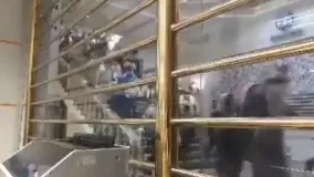 ‫هجوم مردم در پاساژ فردوسی تهران