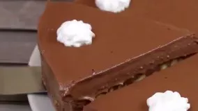 طرز تهیه کیک خامه شکلاتی
