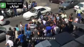 تجمع هواداران استقلال مقابل باشگاه