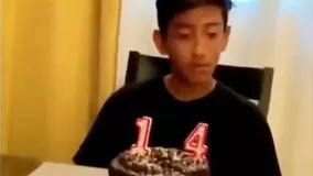 کیک مالی دردناک در جشن تولد