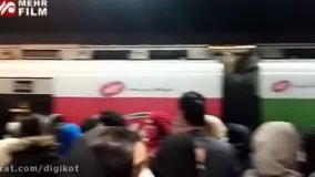 ازدحام جمعیت مترو پس از آتش سوزی در شوش