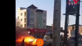 فیلم هولناک از حرکت پژو آتش گرفته در خیابان ساری
