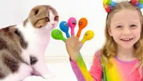 بازی ناستیا با گربه - یاد دادن نام رنگ ها به گربه