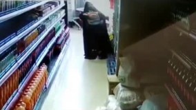 سرقت ٣ گونی برنج از یک فروشگاه توسط یک خانم