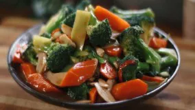 آموزش آشپزی بانوان _ طرز تهیه سالاد سبزیجات سرخ شده آسیایی