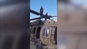 تصاویری عجیب از برخورد نیروهای طالبان با هلی‌کوپتر