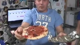 تصاویری از جشن پیتزا در ایستگاه فضایی