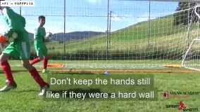 فوتبال کودکان - اموزش فوتبال به کودکان (اولین تماس توپ با پا)