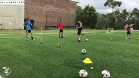 فوتبال به کودکان-آموزش تکنیک فوتبال-آموزش پاسکاری و کنترل سریع توپ