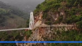 افتتاح پل معلق شیشه‌ای ۶۰۰متری در ویتنام