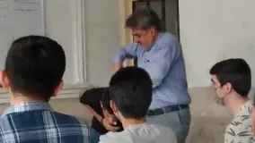 ضرب و شتم وحشیانه دانش‌آموز توسط معلمش