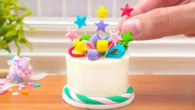 پخت کیک مینیاتوری برای جشن تولد