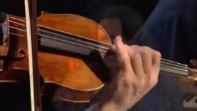نواختن ویولن در کنسرت یانی