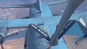 لحظات نفس‌گیر سوخت‌گیری بمب‌افکن B-52 روی آسمان