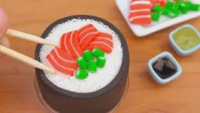 کیک کوچک سوشی مینیاتوری