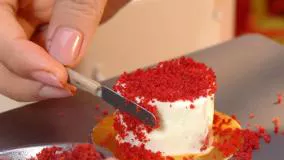 ایده تزئین کیک ردولوت مینیاتوری