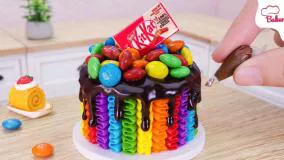 تزئین کیک مینیاتوری با شکلات رنگین کمان